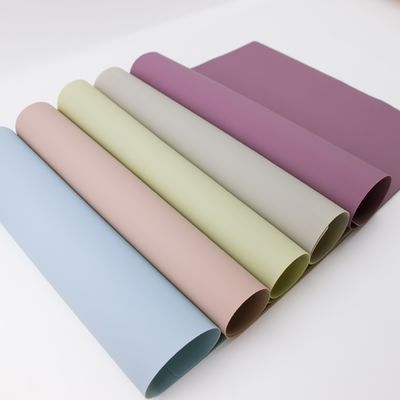 BPA الحرة غير زلة الاطفال سيليكون تحديد الموقع الملونة مع شعار مخصص الجدول حصيرة مكتب حصيرة