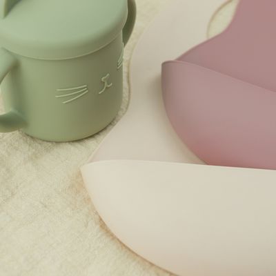 طفل رضاعة سيليكون الطفل مريلة خالية من BPA لينة مع الغذاء الماسك