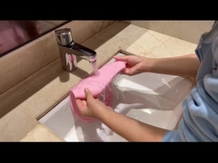 BPA Free Soft Personalized Silicone Bib ، مقاوم للماء سيليكون الغذاء الماسك المرايل